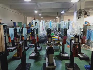 超声波塑料模具工厂实景